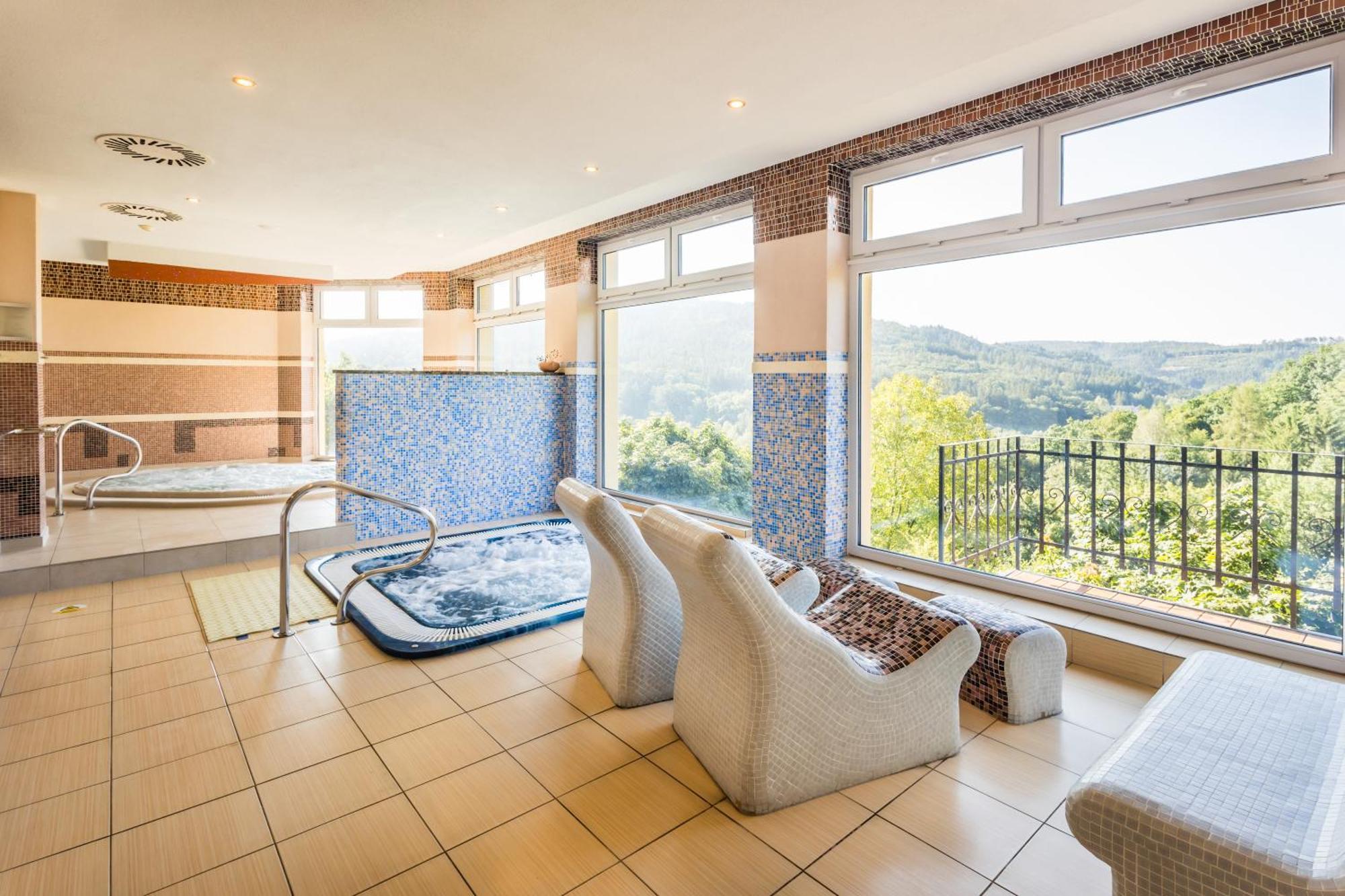 Lazensky A Wellness Hotel Nivamare Luhačovice Buitenkant foto